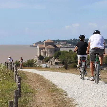 Western Ocean Szálloda 3*